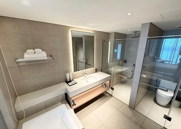 Phuong Apartment *